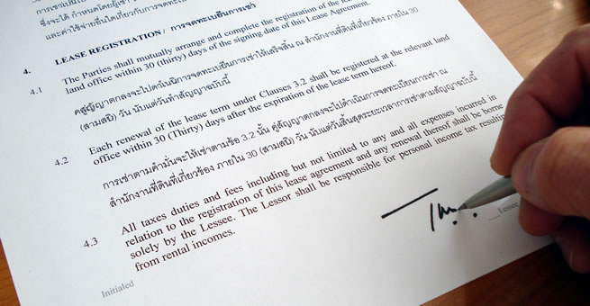 standard wording of a lease aimed at foreigners leasing land in Thailand lease agreement text Thai and English script